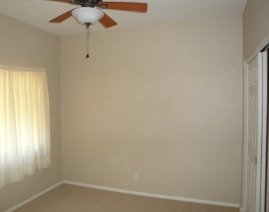 44457 W Knauss Drive - Photo Thumbnail 12