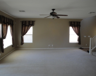 44457 W Knauss Drive - Photo Thumbnail 6