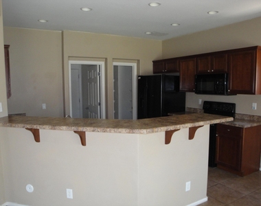 44457 W Knauss Drive - Photo Thumbnail 1