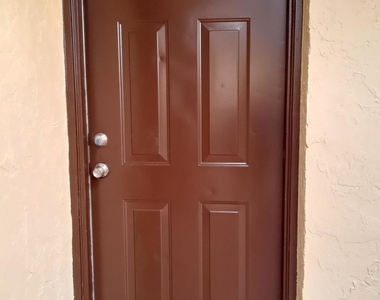2403 N Waterside Drive - Photo Thumbnail 1