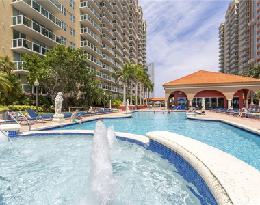 16900 N Bay Road - Photo Thumbnail 23