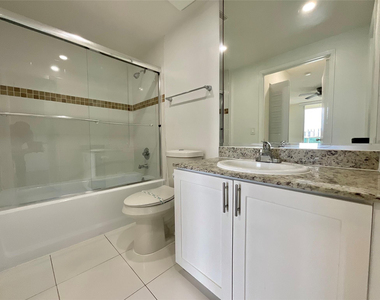 16900 N Bay Road - Photo Thumbnail 3