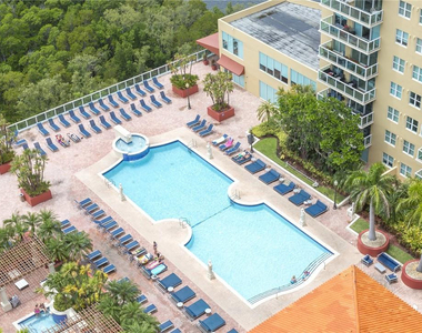 16900 N Bay Road - Photo Thumbnail 11
