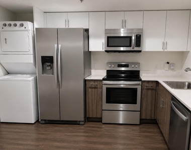 16900 N Bay Road - Photo Thumbnail 1