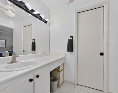 9474 S Belfort Circle - Photo Thumbnail 23