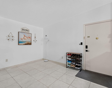 9474 S Belfort Circle - Photo Thumbnail 32