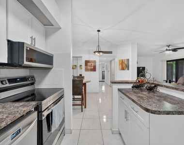 9474 S Belfort Circle - Photo Thumbnail 6