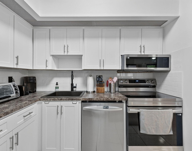 9474 S Belfort Circle - Photo Thumbnail 5