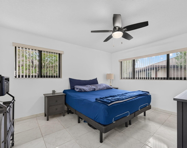 9474 S Belfort Circle - Photo Thumbnail 18