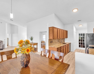 8099 Cassia Drive - Photo Thumbnail 6