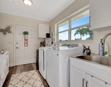 302 Venice Drive - Photo Thumbnail 25