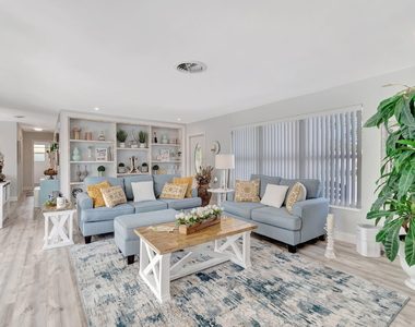 302 Venice Drive - Photo Thumbnail 10