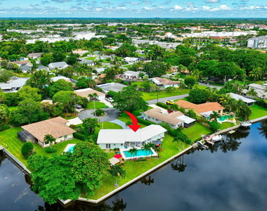 302 Venice Drive - Photo Thumbnail 3