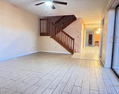1701 S Coral Terrace - Photo Thumbnail 5
