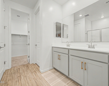 22900 E Lords Way - Photo Thumbnail 26