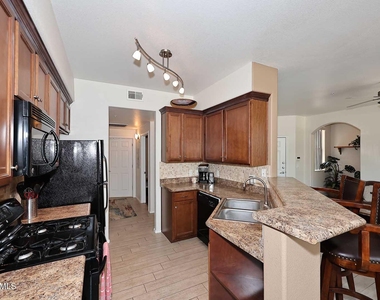 29606 N Tatum Boulevard - Photo Thumbnail 8