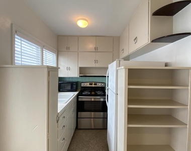 1020 Ne 3rd Street - Photo Thumbnail 7