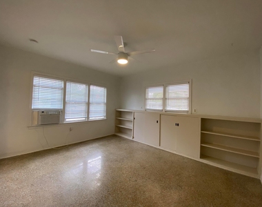 1020 Ne 3rd Street - Photo Thumbnail 12