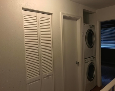 139 Sparrow Drive - Photo Thumbnail 5