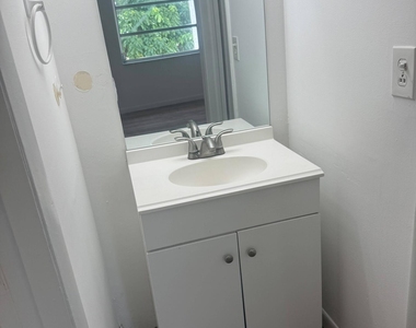 618 Nw 13th Street - Photo Thumbnail 8