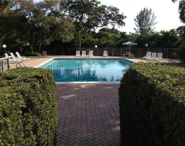 618 Nw 13th Street - Photo Thumbnail 1