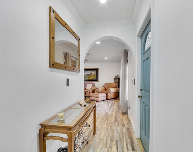 5140 Laird Lane - Photo Thumbnail 5