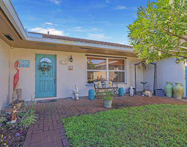 5140 Laird Lane - Photo Thumbnail 4