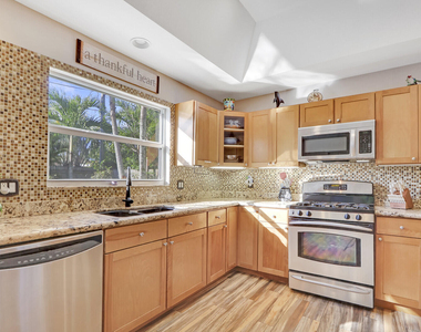 5140 Laird Lane - Photo Thumbnail 11