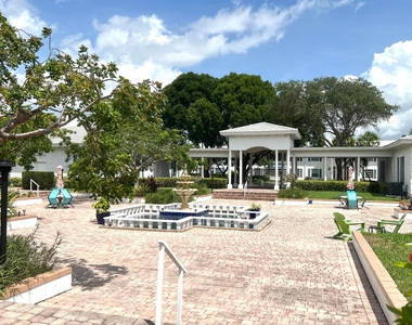 2261 Ne 67th Street - Photo Thumbnail 17