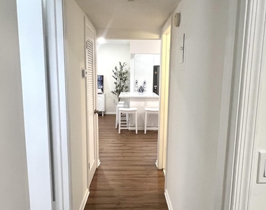 2261 Ne 67th Street - Photo Thumbnail 11