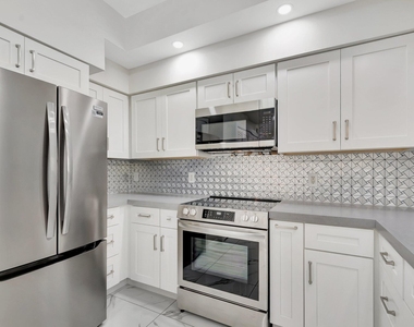 802 W Windward Way - Photo Thumbnail 24
