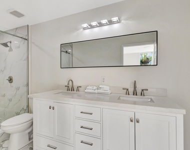 802 W Windward Way - Photo Thumbnail 28