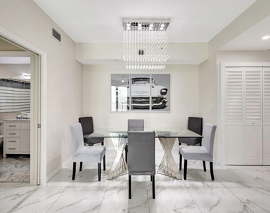 802 W Windward Way - Photo Thumbnail 10