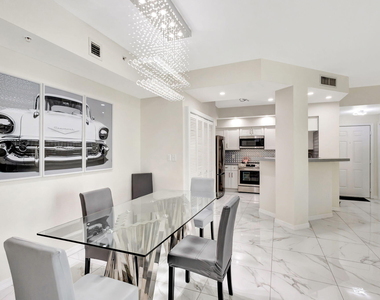 802 W Windward Way - Photo Thumbnail 13