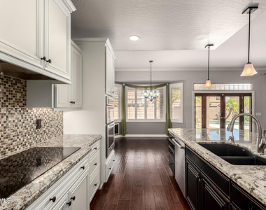 16827 S 14th Lane - Photo Thumbnail 14