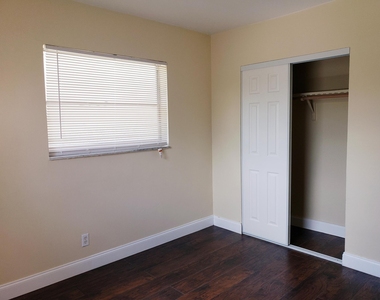 190 Ne 40th Street - Photo Thumbnail 4
