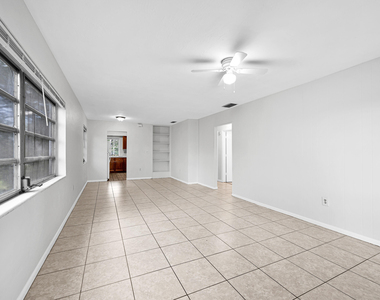 199 Sw 15th Street - Photo Thumbnail 1