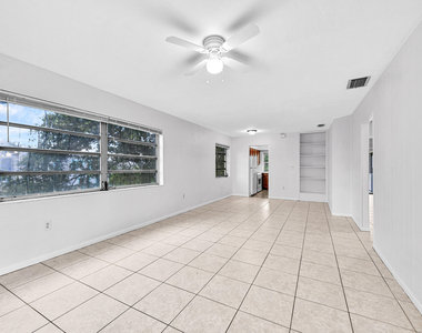 199 Sw 15th Street - Photo Thumbnail 2