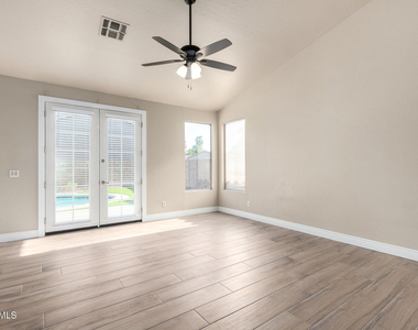 359 E Horseshoe Avenue - Photo Thumbnail 16
