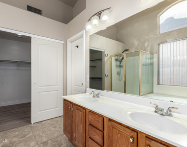 359 E Horseshoe Avenue - Photo Thumbnail 18