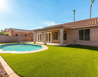 359 E Horseshoe Avenue - Photo Thumbnail 28