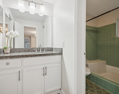 1123 Ne 14th Avenue - Photo Thumbnail 9