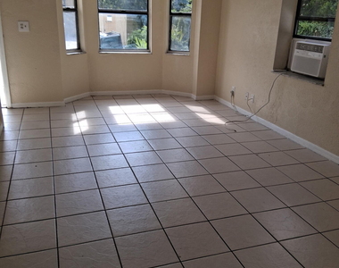 2901 Avenue D - Photo Thumbnail 3