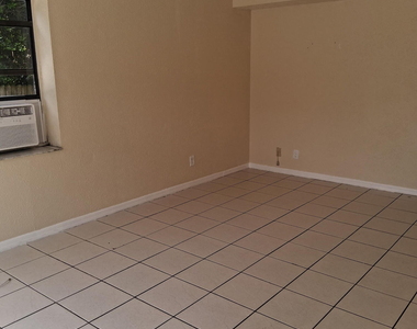 2901 Avenue D - Photo Thumbnail 2