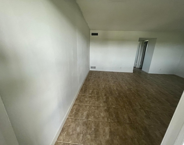 1425 Arthur Street - Photo Thumbnail 3