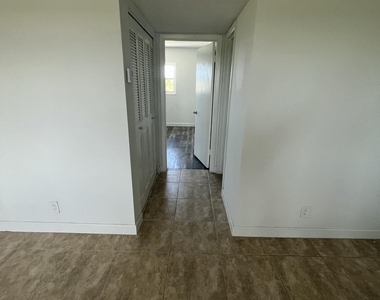 1425 Arthur Street - Photo Thumbnail 5