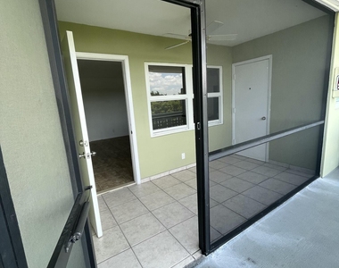 1425 Arthur Street - Photo Thumbnail 10