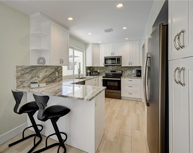 840 Sw 7th Street - Photo Thumbnail 3