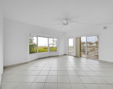 1300 N Ocean Boulevard - Photo Thumbnail 4