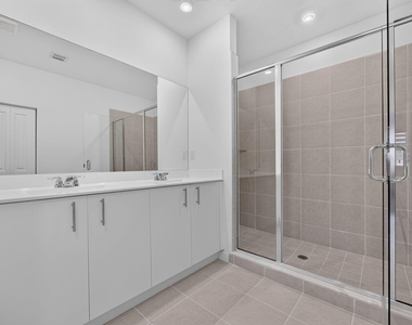 2444 Se 29th Drive - Photo Thumbnail 7